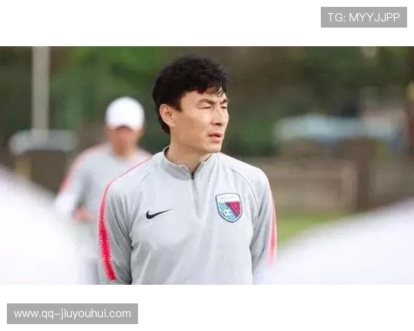 李玮峰足球俱乐部最新阵容分析与球队发展前景展望